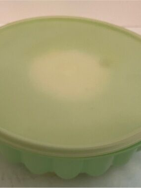 Tupperware Green Round 3 piece Jello Mold Set